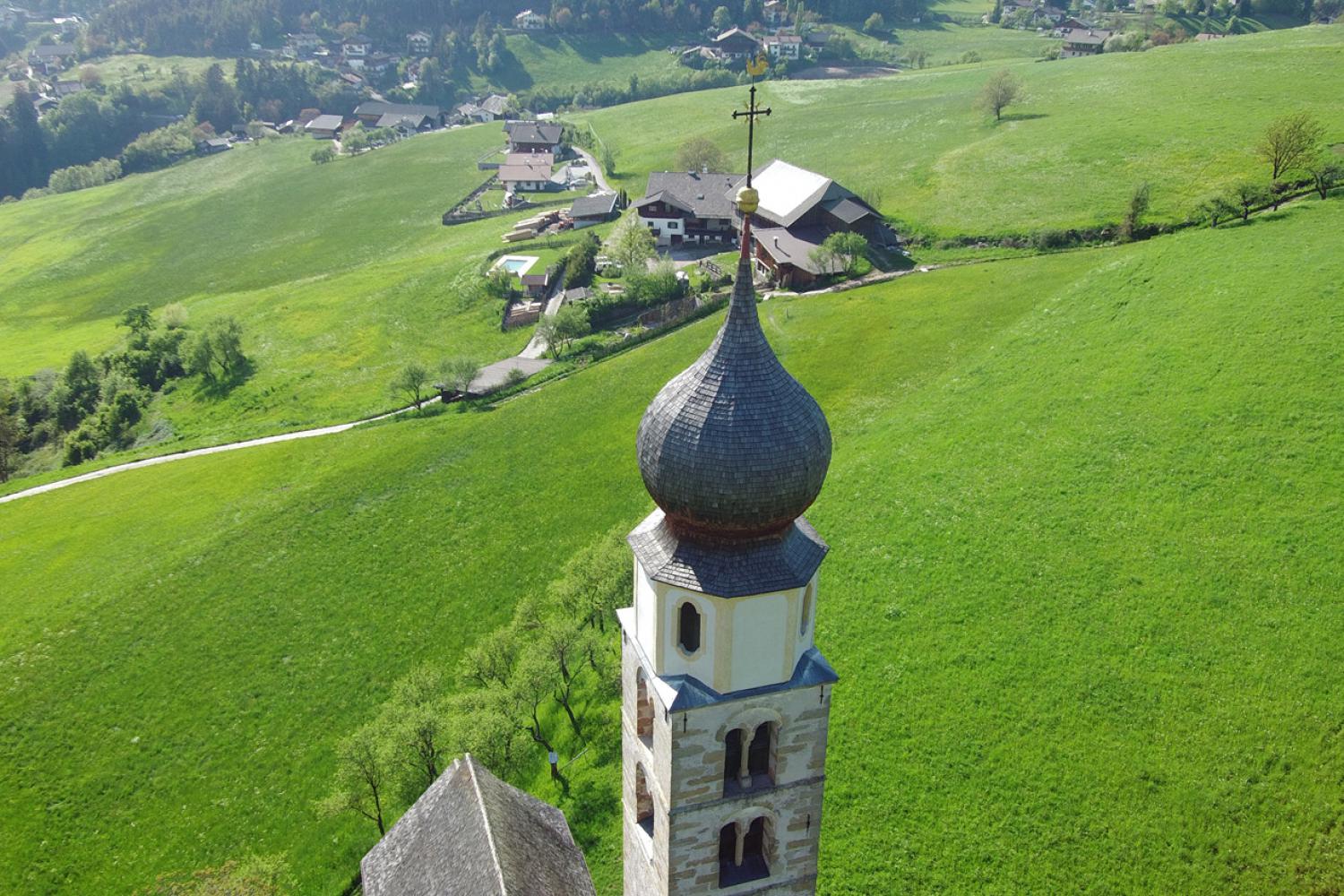 Zatzerhof mit Blick auf den Schlern